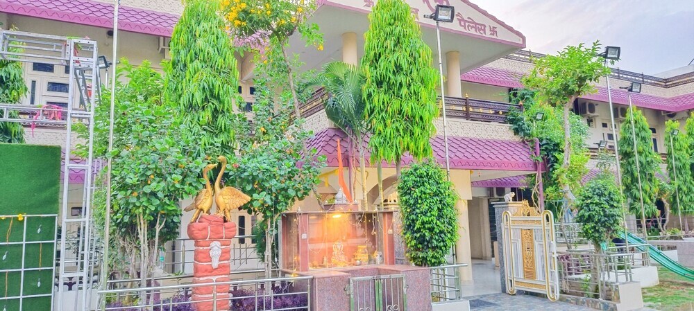 Hotel Prabhat Palace — фото 1