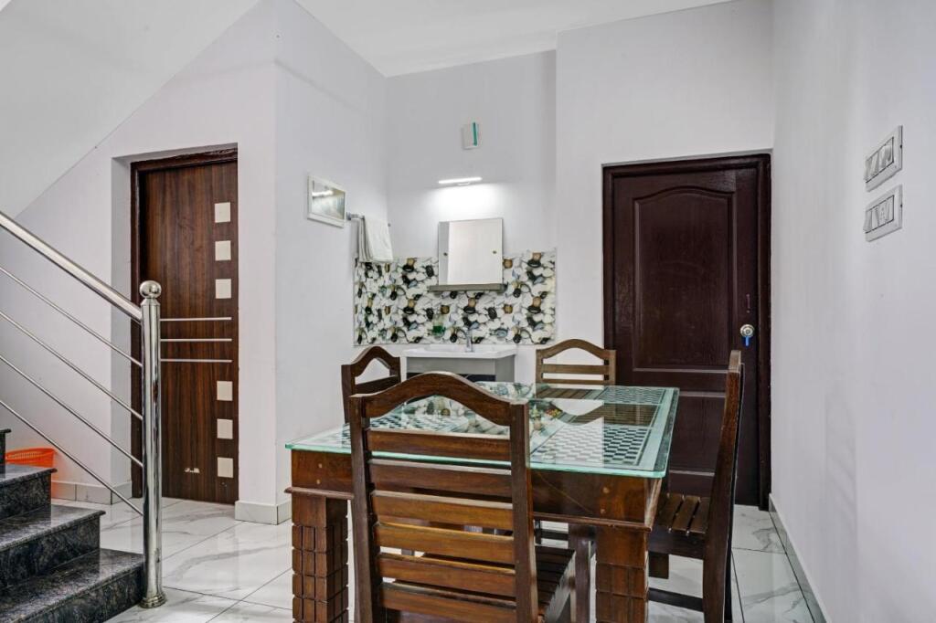 Котамангалам: SPOT ON 804461 Shalom Palace Residency