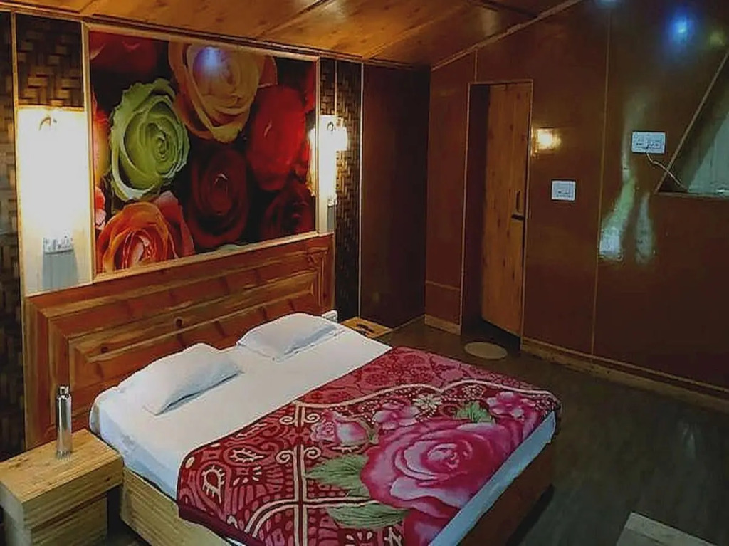 Куфри: OYO Flagship 702983 King''s Hills Cottages, Village Kuftu, Kufri