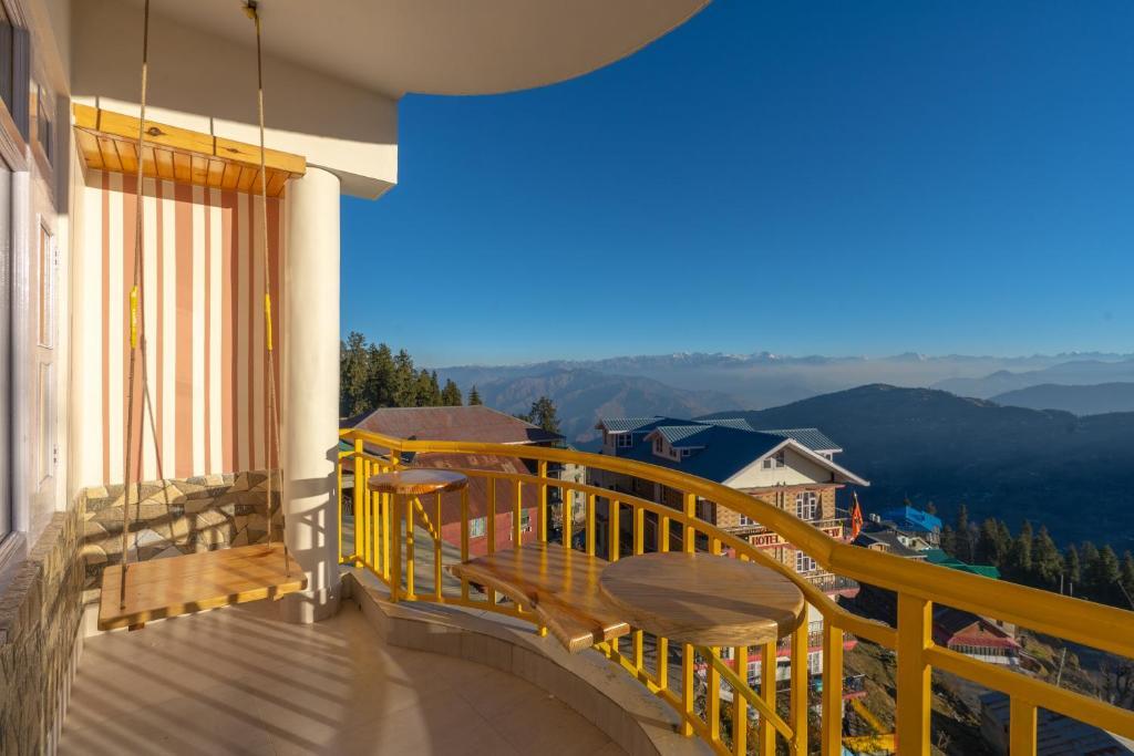 Куфри: The Hosteller Narkanda