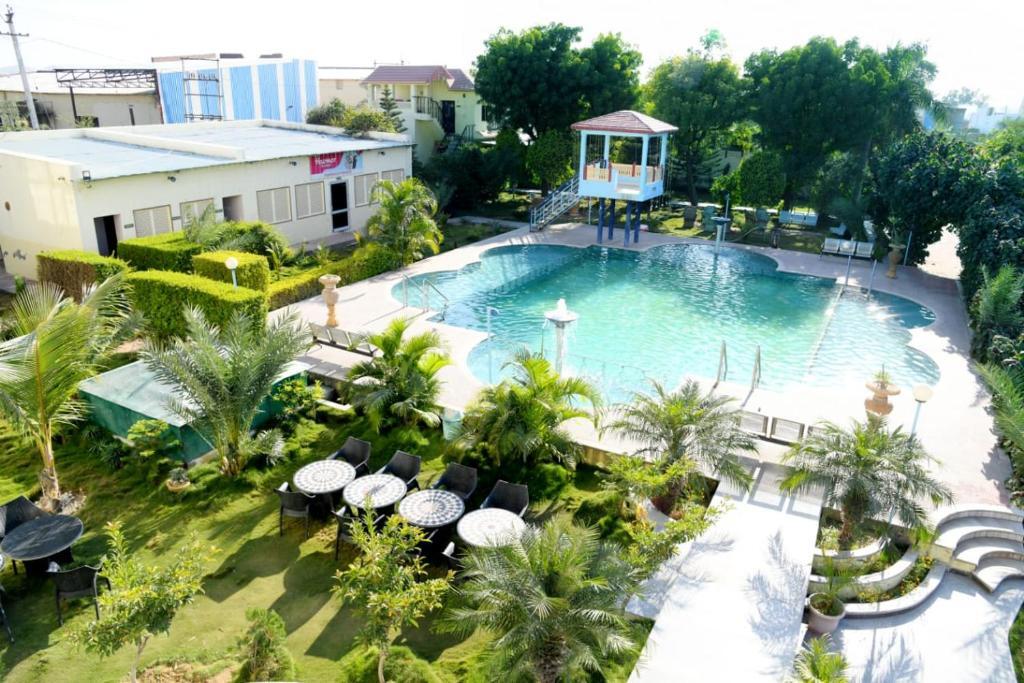 Беавар: Hotel Rani Bagh Resort