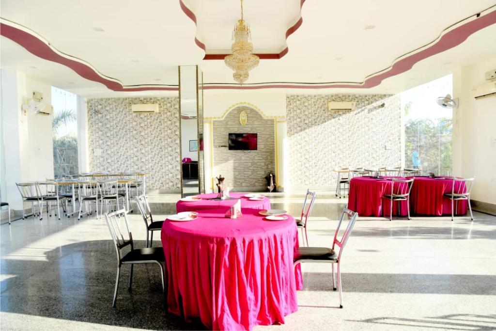 Беавар: Hotel Rani Bagh Resort