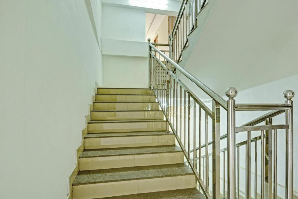 Куруппумтара: SPOT ON 804948 Royal Heights