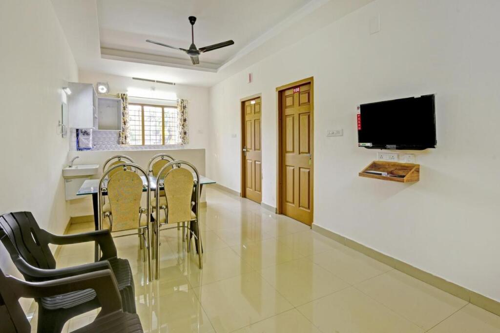 Куруппумтара: SPOT ON 804948 Royal Heights