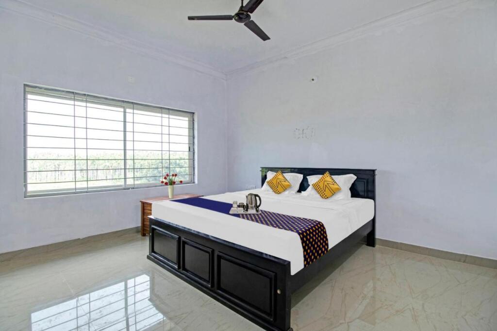 Кушалнагар: SPOT ON 701581 Sri Chamundeshwari Hotel