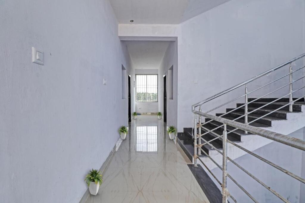 Кушалнагар: SPOT ON 701581 Sri Chamundeshwari Hotel