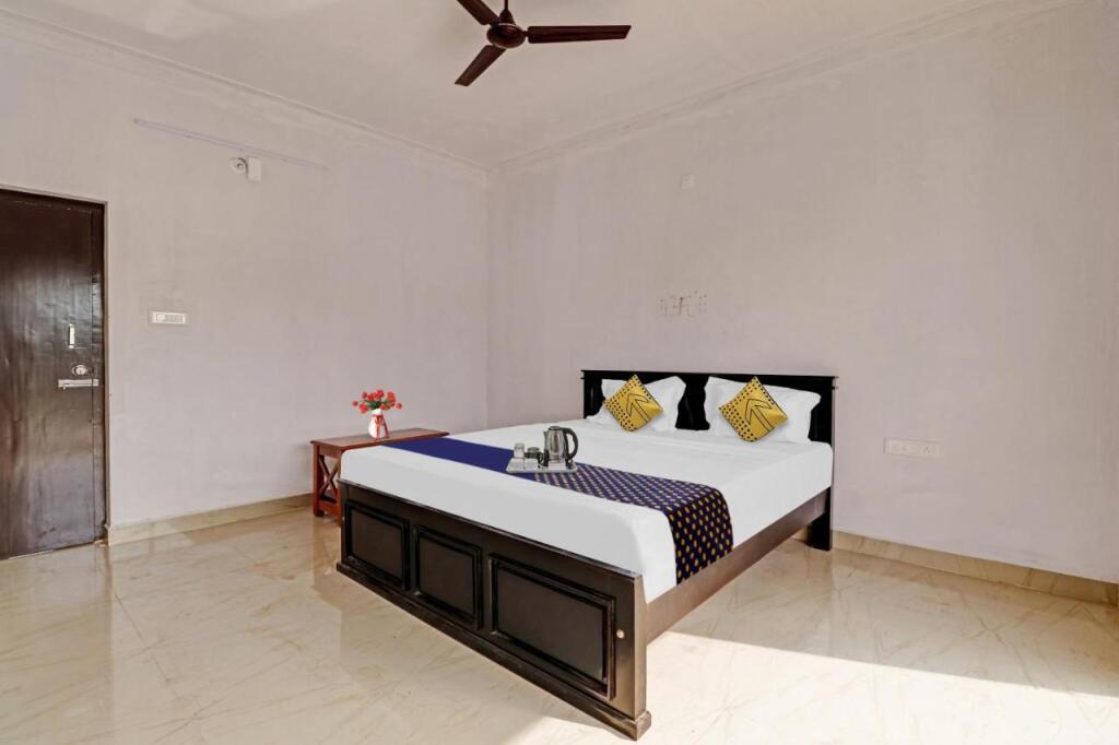 Кушалнагар: SPOT ON 701581 Sri Chamundeshwari Hotel