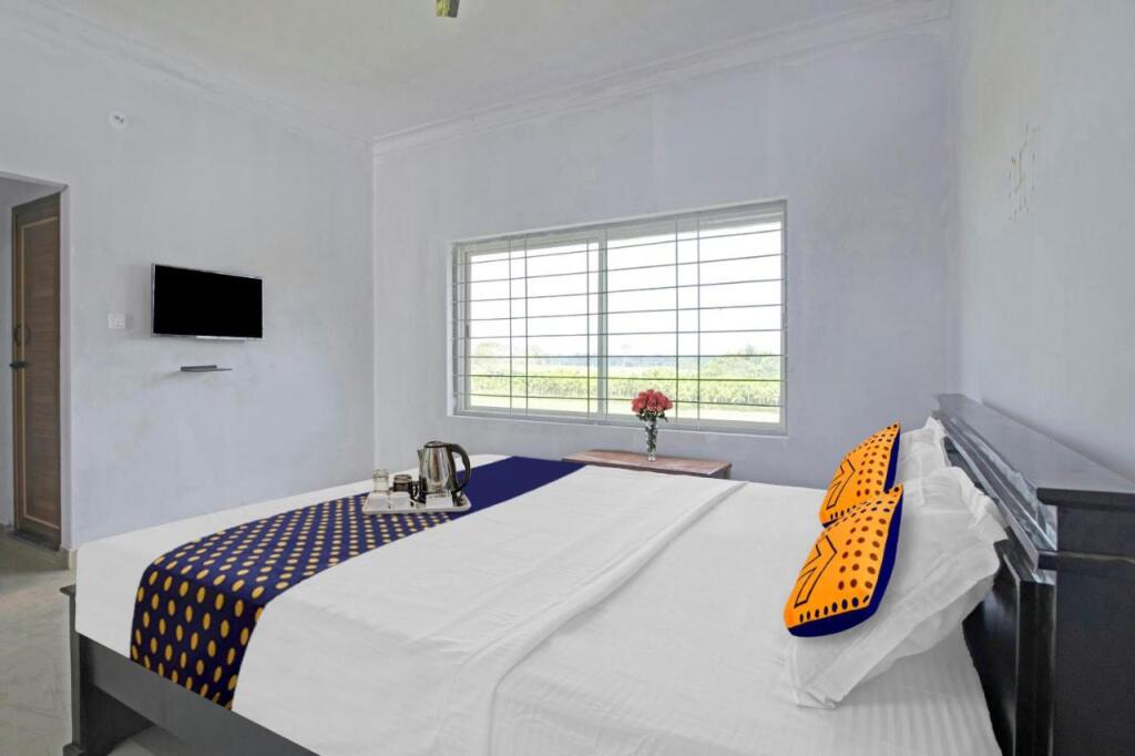 Кушалнагар: SPOT ON 701581 Sri Chamundeshwari Hotel