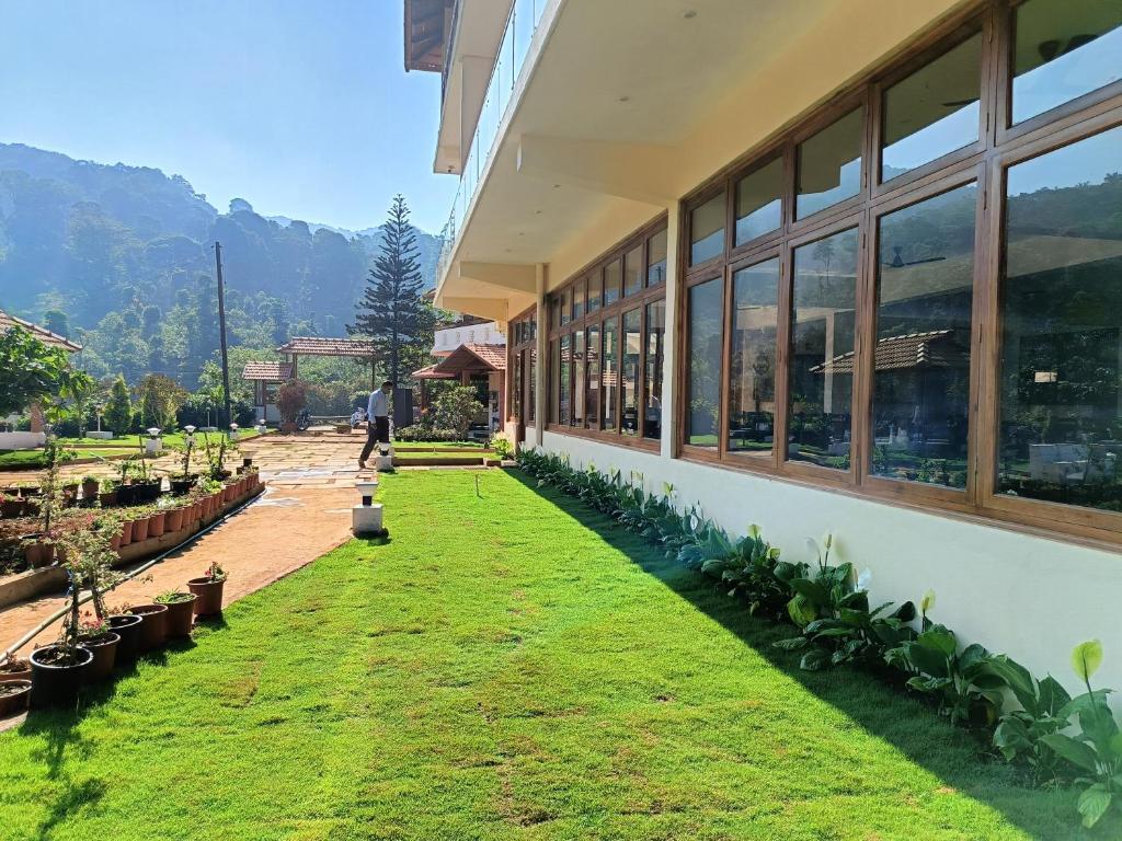 Кушалнагар: Hill Crest Resort - Coorg