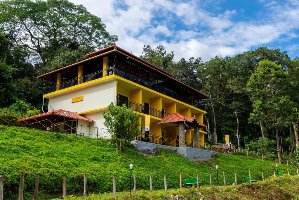 Кушалнагар: The Hosteller Coorg, Madikeri