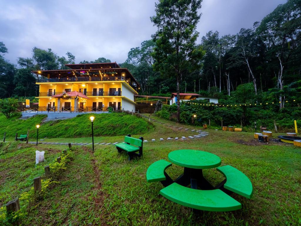 Кушалнагар: The Hosteller Coorg, Madikeri