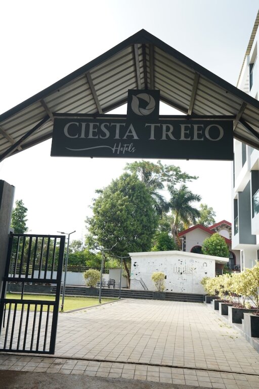 Лонавала: Ciesta Treeo