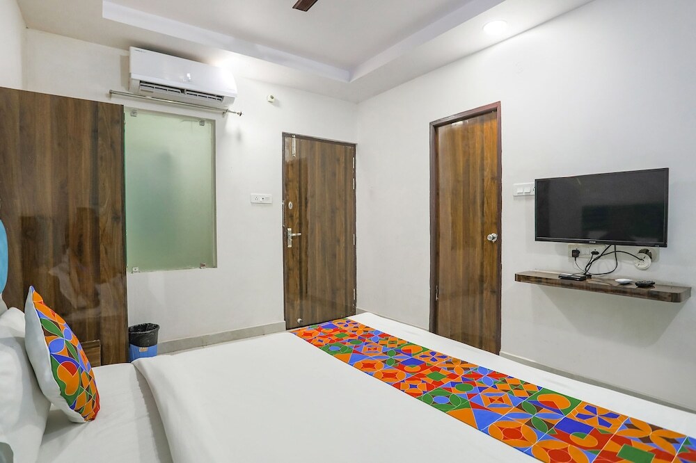 Лакхнау: FabHotel SM Palace