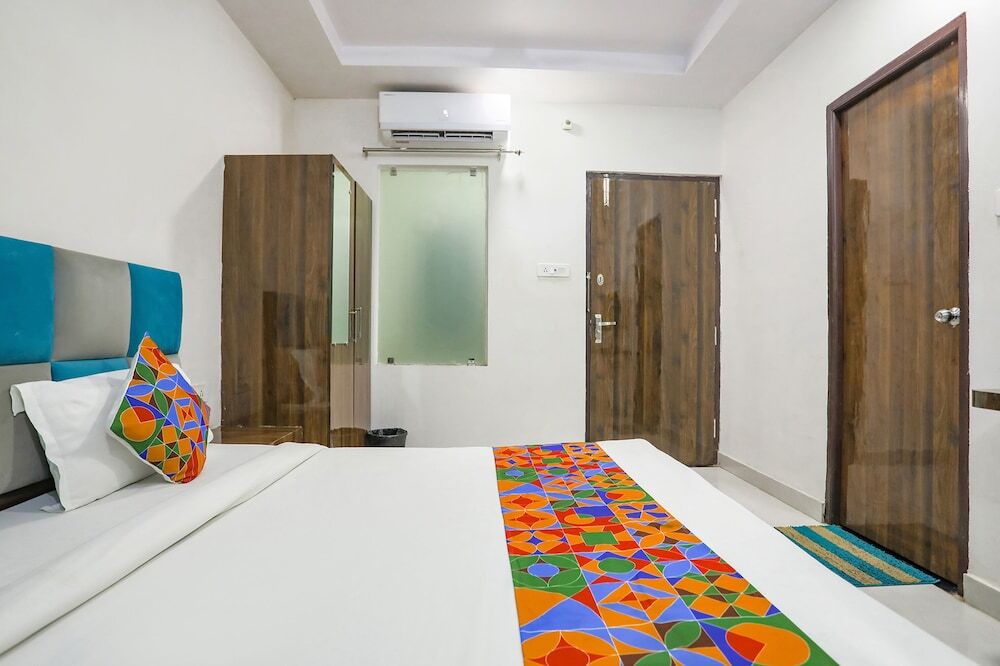 Лакхнау: FabHotel SM Palace