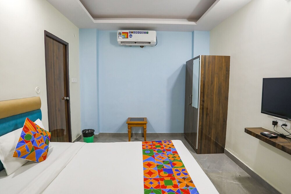 Лакхнау: FabHotel SM Palace