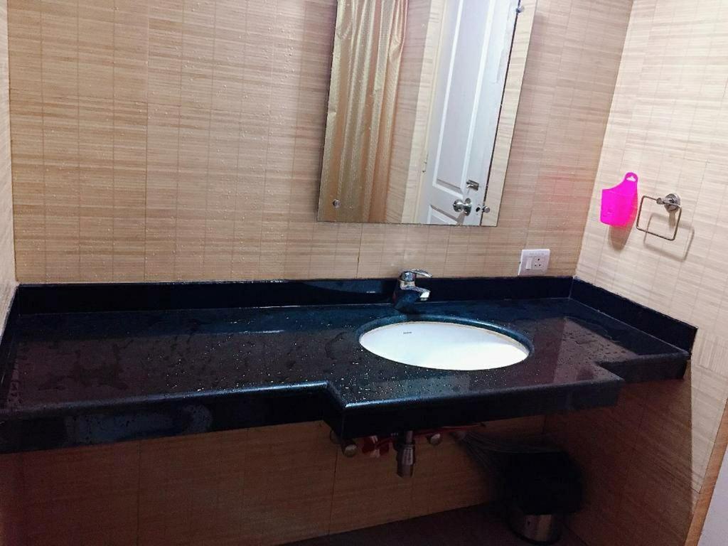 Амби Вэлли Сити: Lavasa Luxury Lakeview Studio