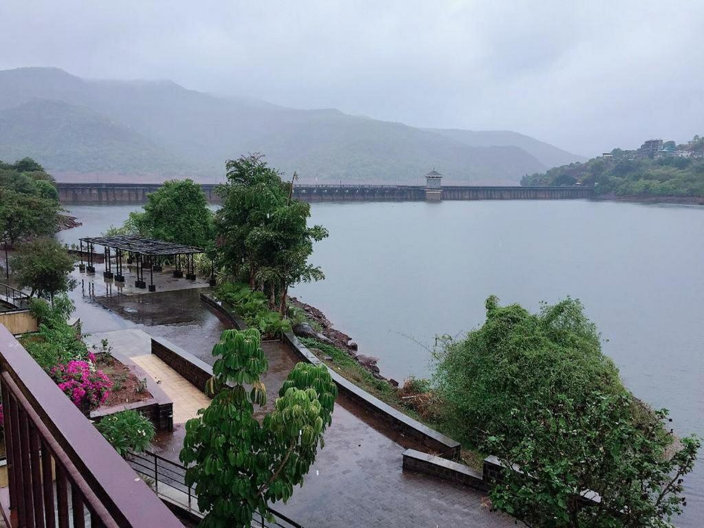 Амби Вэлли Сити: Lavasa Luxury Lakeview Studio