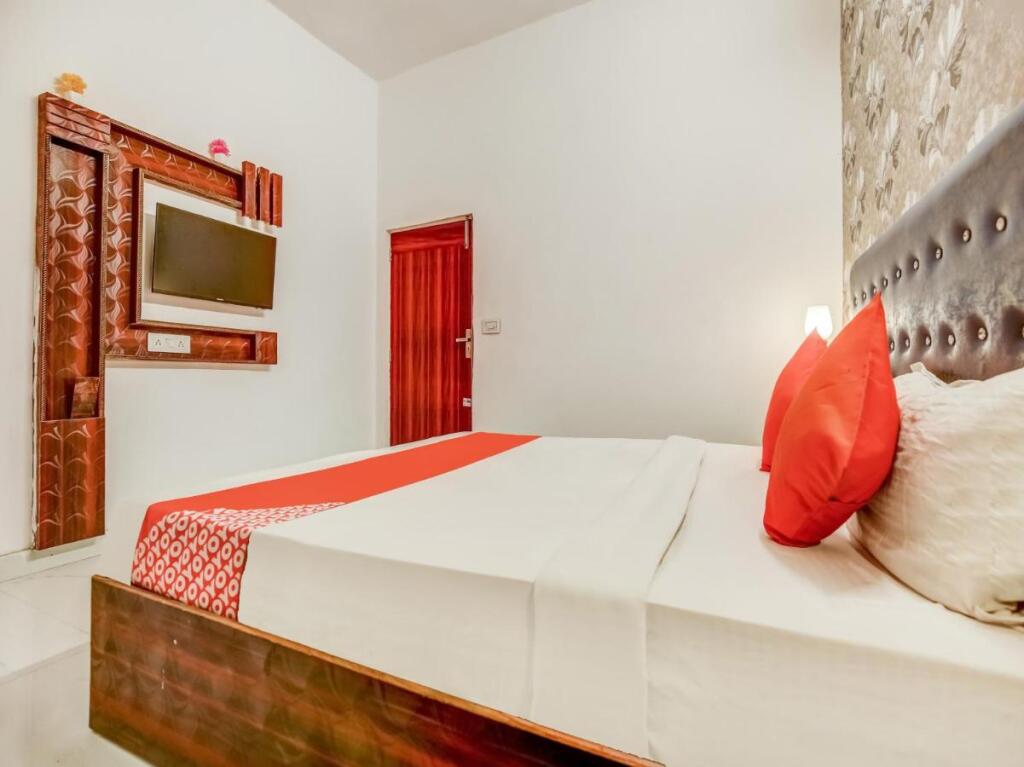 Лудхиана: OYO Flagship 806536 Hotel 3k Inn