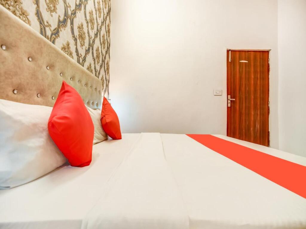 Лудхиана: OYO Flagship 806536 Hotel 3k Inn