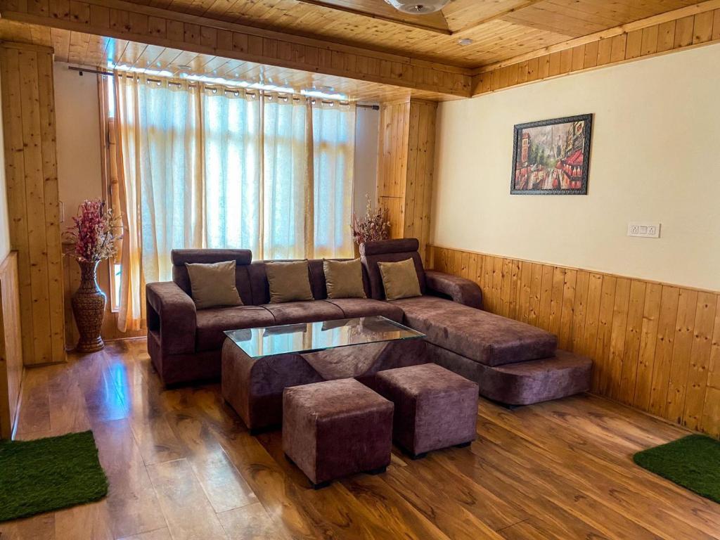 Манали: Hotel Grand Oasis Manali