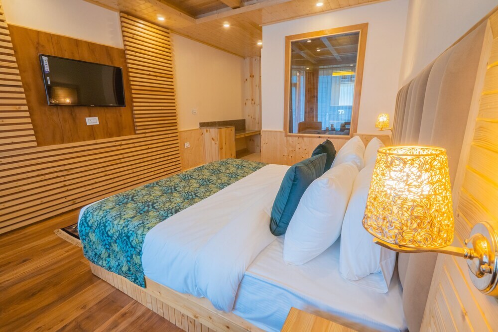 Манали: Rustic Wood Manali