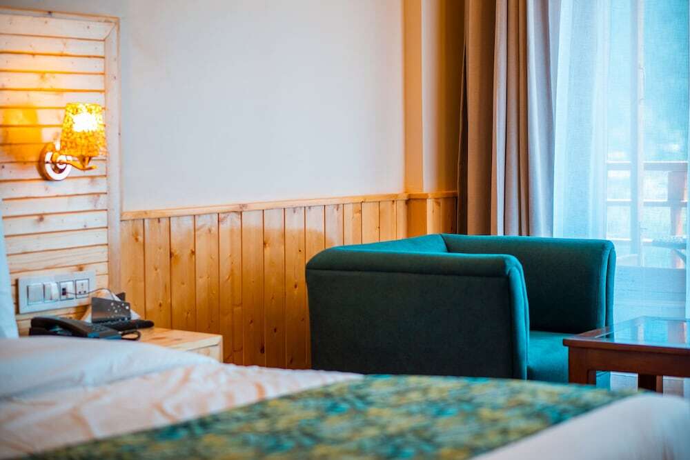 Манали: Rustic Wood Manali