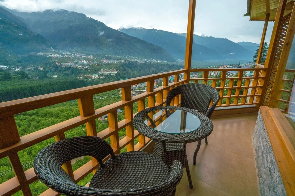 Манали: Rustic Wood Manali