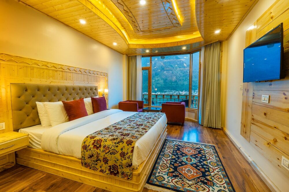 Манали: Rustic Wood Manali