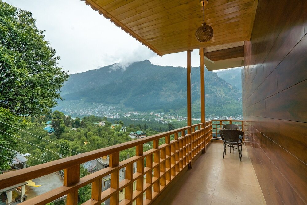 Манали: Rustic Wood Manali