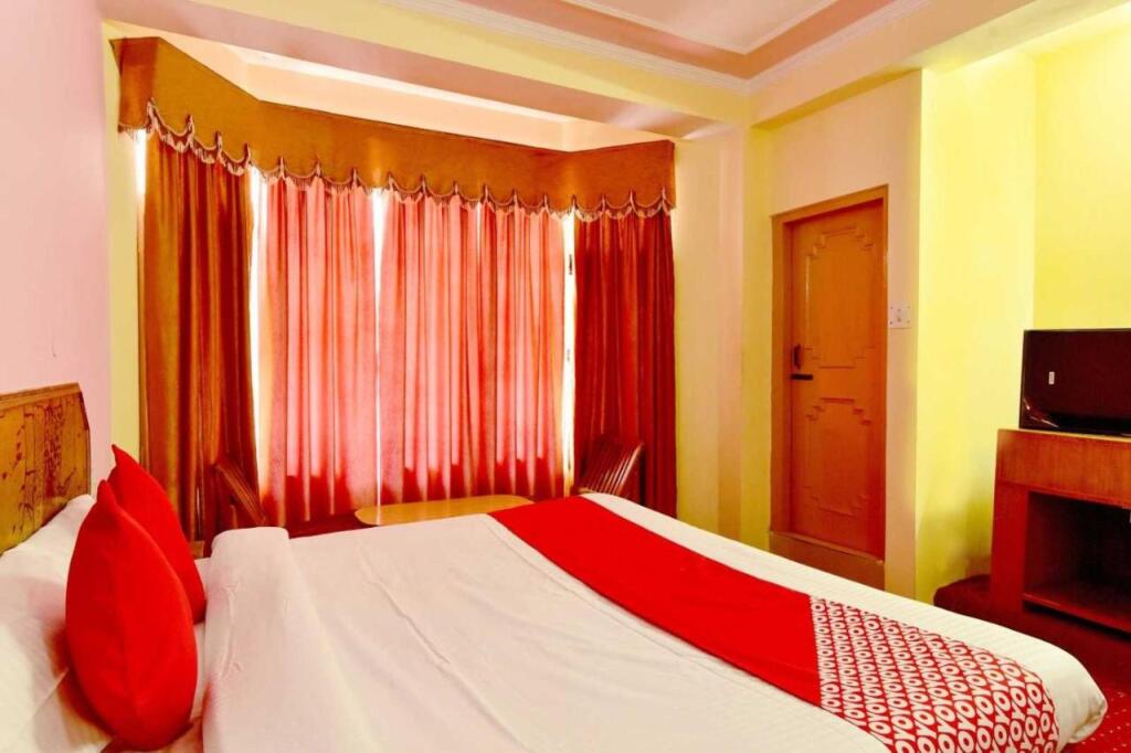 Манали: OYO Flagship 808095 Hotel Jubilant Regecy Manali