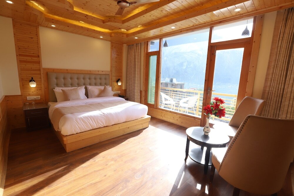 Манали: Golden Wood Manali By Rosetum