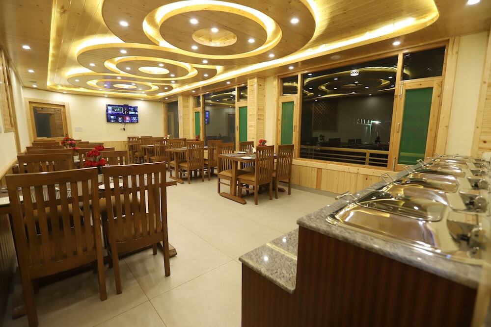 Манали: Golden Wood Manali By Rosetum