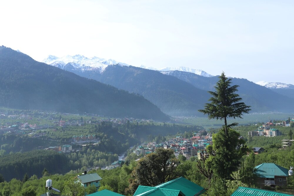 Манали: Golden Wood Manali By Rosetum