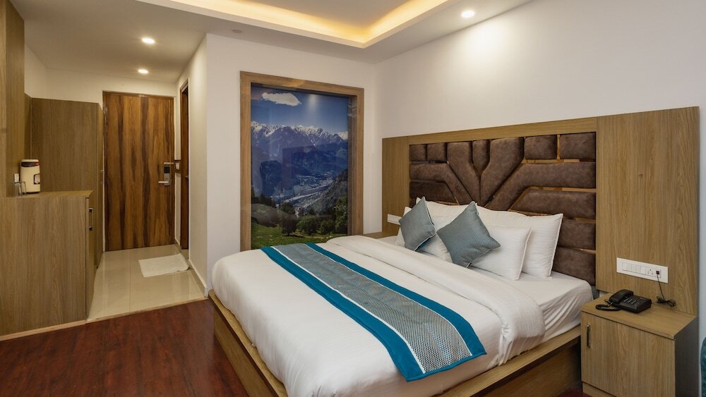 Манали: Snow White Regency Manali