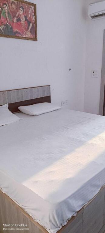 Мератх: OYO 700920 Hotel Maharaja