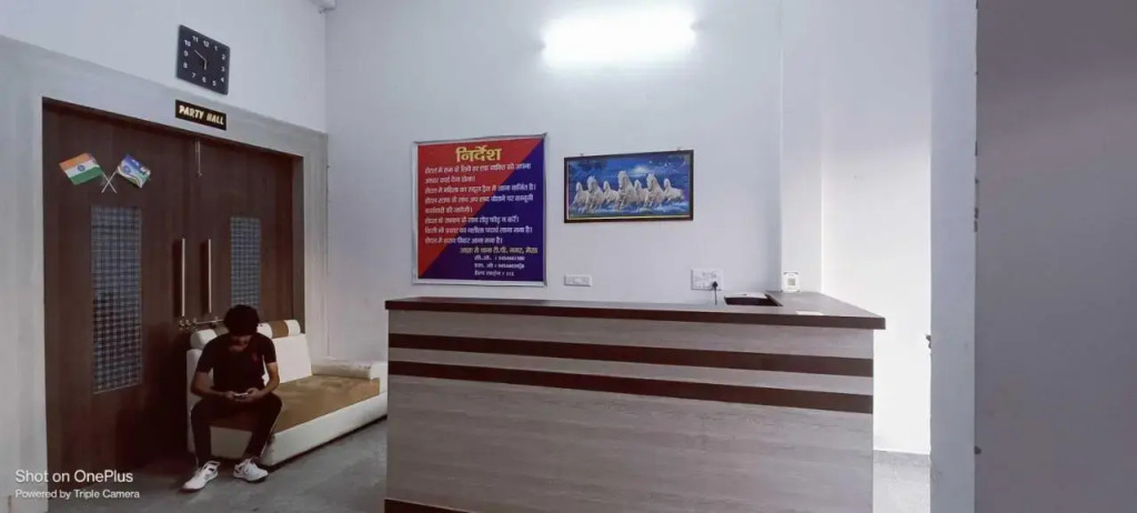 Мератх: OYO 700920 Hotel Maharaja