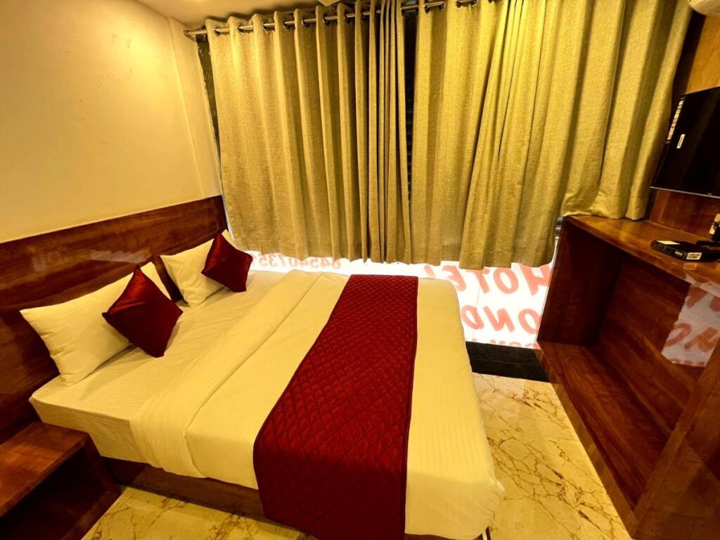 Мумбаи: Hotel Delmond Prime - Near NESCO