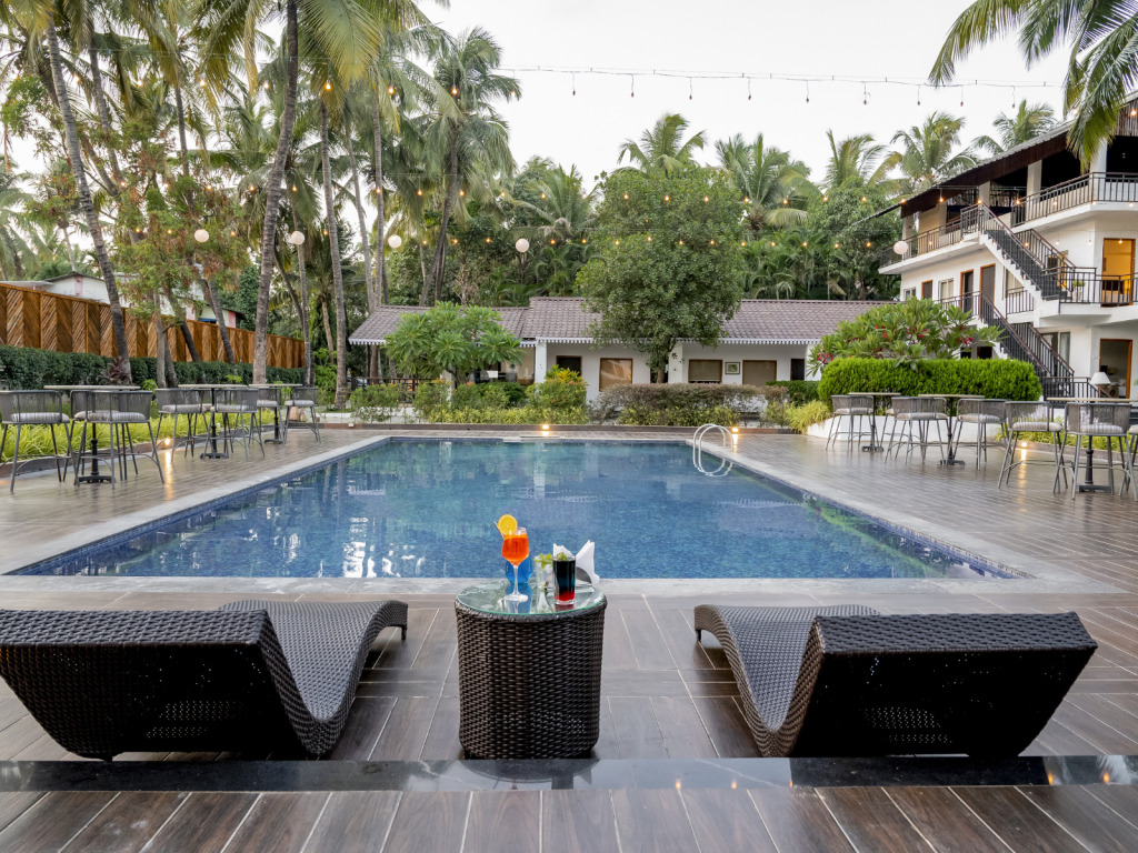 Мумбаи: Silver Oak Tropical Resort, By Bay Hotels