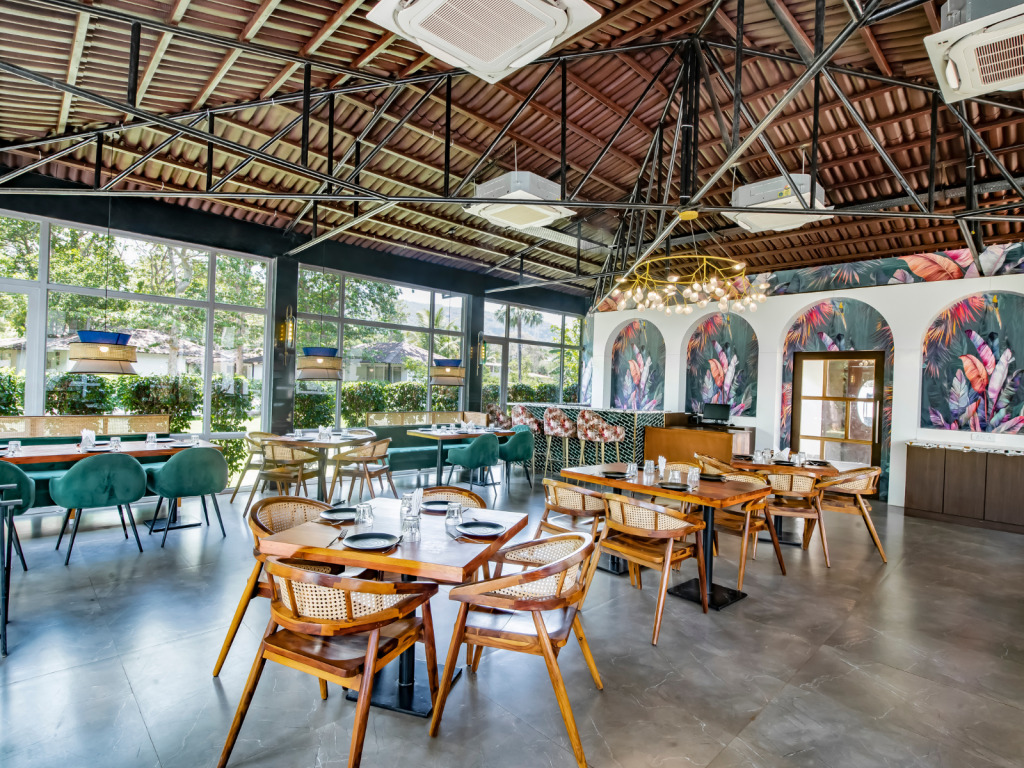 Мумбаи: Silver Oak Tropical Resort, By Bay Hotels