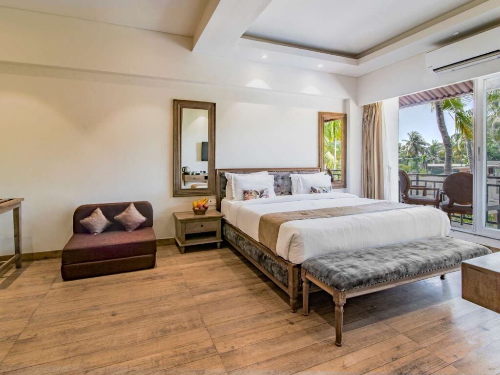 Мумбаи: Silver Oak Tropical Resort, By Bay Hotels