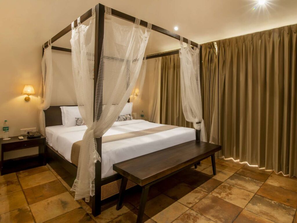 Мумбаи: Silver Oak Tropical Resort, By Bay Hotels
