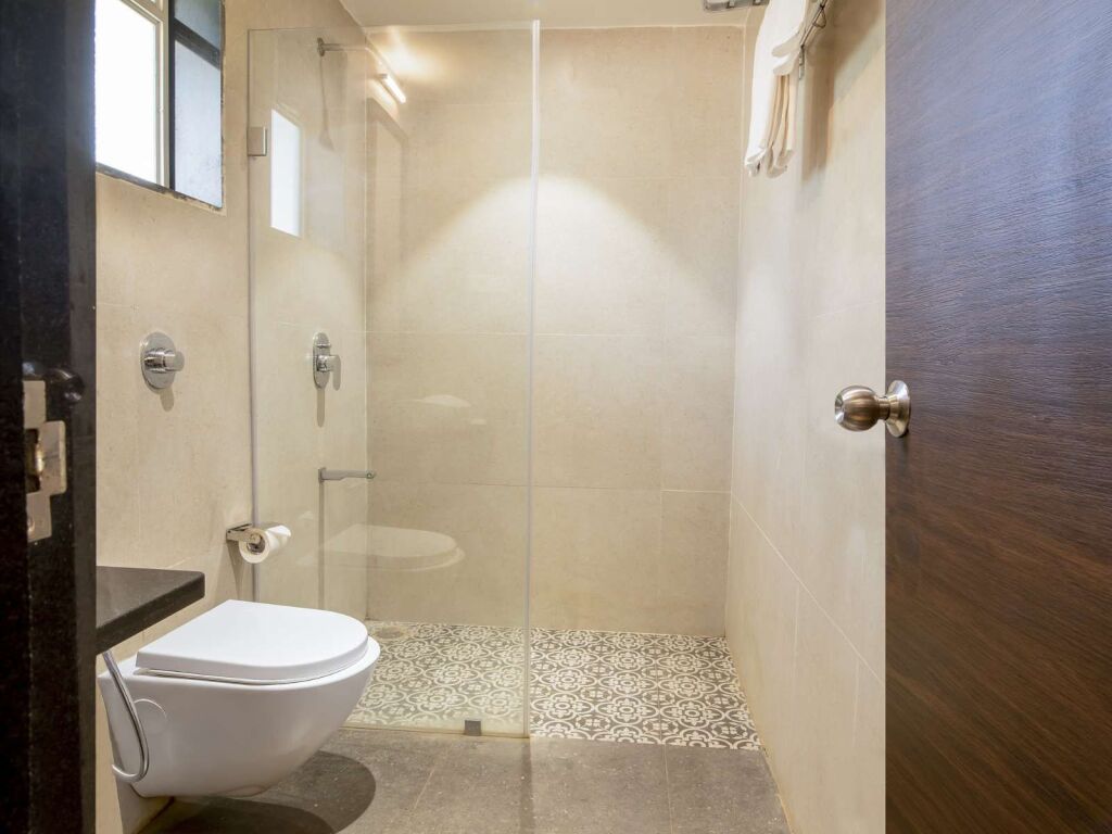 Мумбаи: Silver Oak Tropical Resort, By Bay Hotels