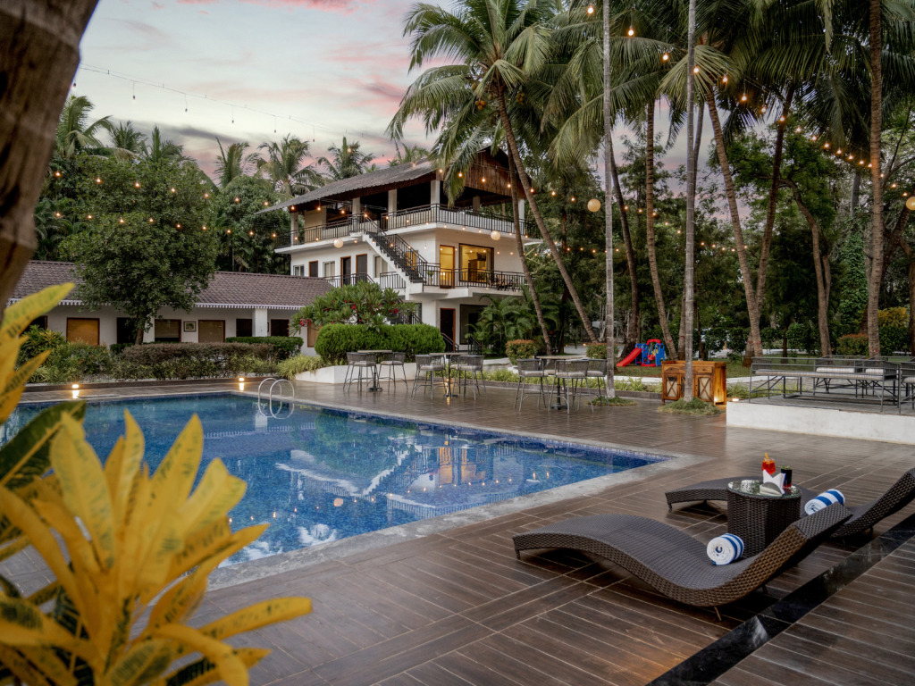 Мумбаи: Silver Oak Tropical Resort, By Bay Hotels