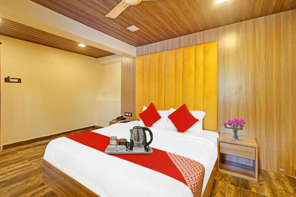 Мумбаи: OYO 703355 Hotel Capetown