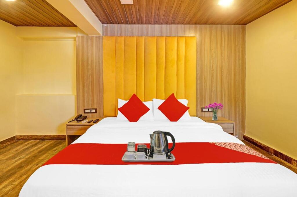 Мумбаи: OYO 703355 Hotel Capetown