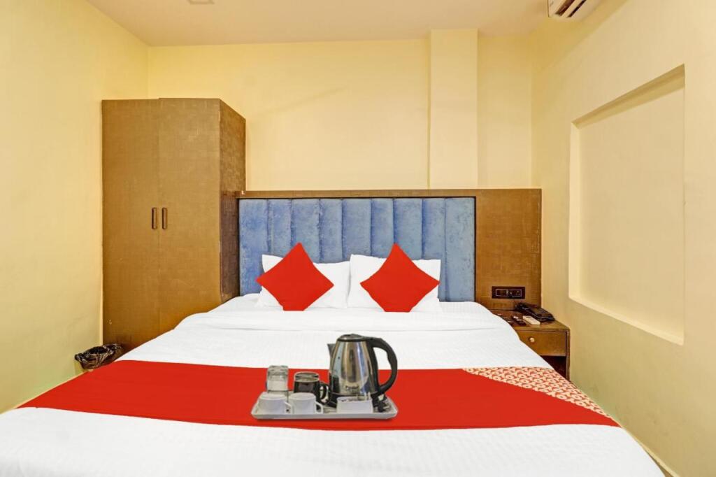 Мумбаи: OYO 703355 Hotel Capetown