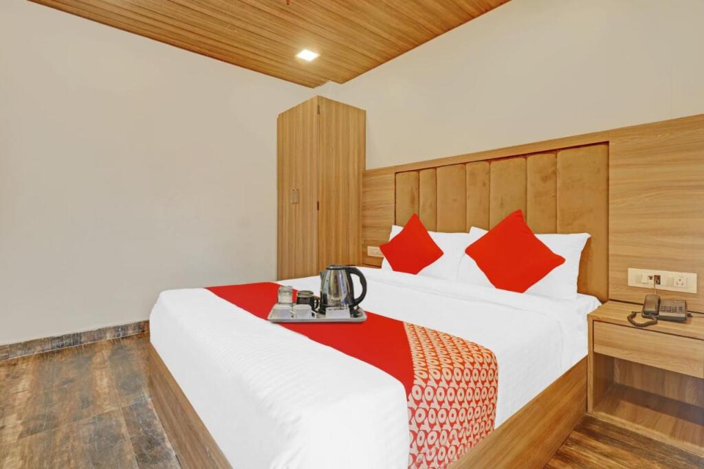 Мумбаи: OYO 703355 Hotel Capetown