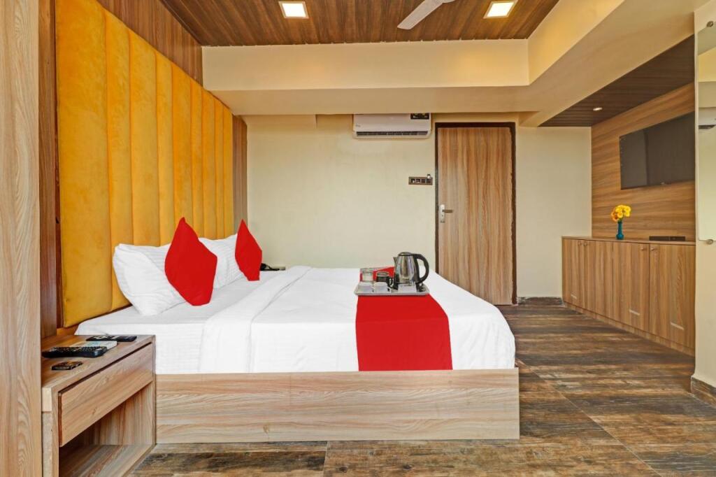 Мумбаи: OYO 703355 Hotel Capetown