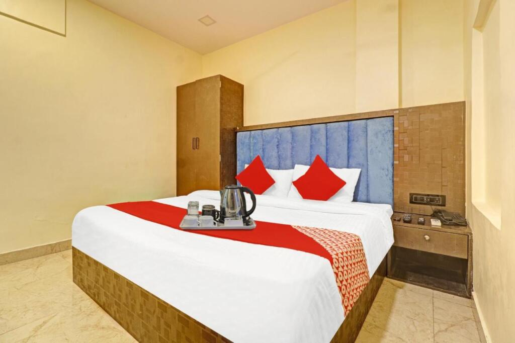 Мумбаи: OYO 703355 Hotel Capetown