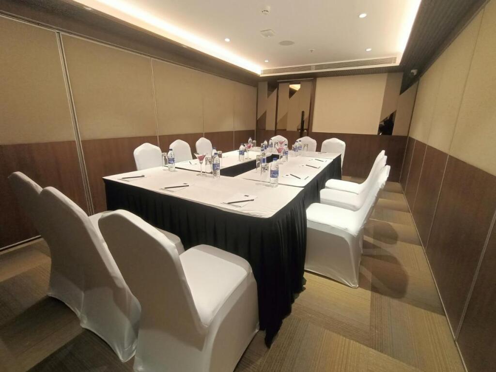 Мумбаи: Aralia International Airport Mumbai